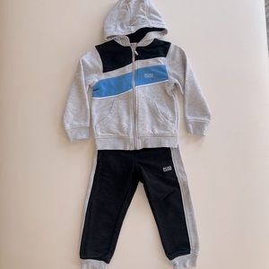 Hugo Boss boys tracksuit (size 4)
